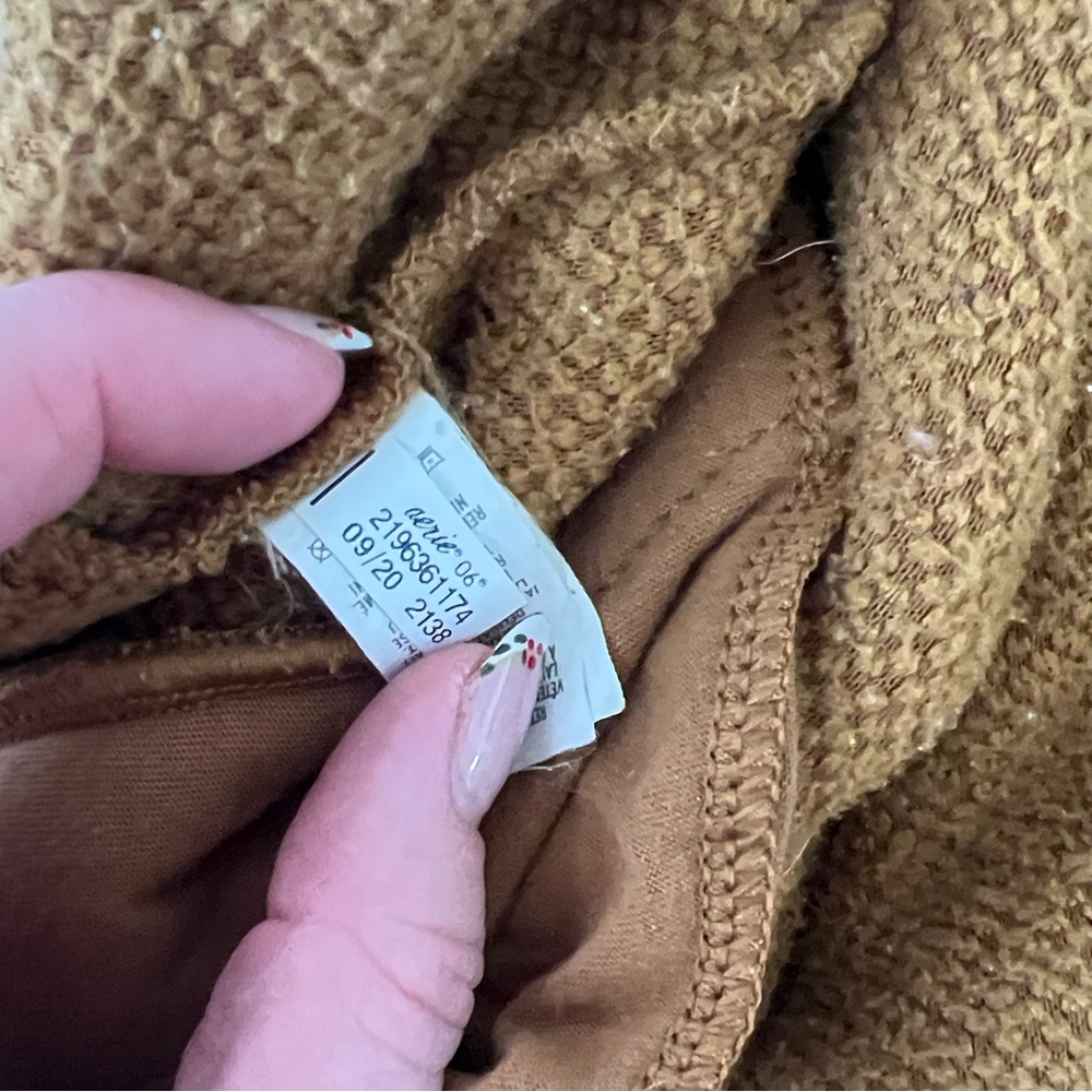 Aerie Women's Brown Zip-Up Sweater - Picture 8 of 8
